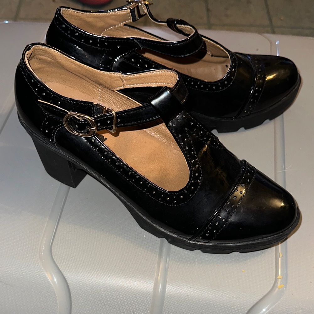 Patent leather Black Mary Jane Heels